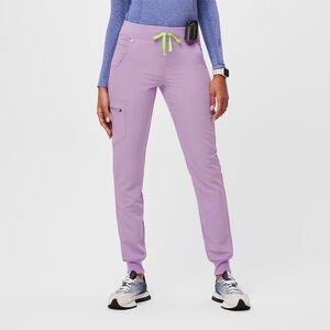 FIGS: Lavender Dew. Zamora jogger scrub pants. M/P.
